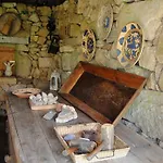 Проживание в семье Casa De Cerqueda *