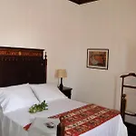 Проживание в семье Casa De Cerqueda *