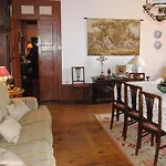 Проживание в семье Casa De Cerqueda Селорику-ди-Башту