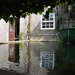 Проживание в семье Casa De Cerqueda *